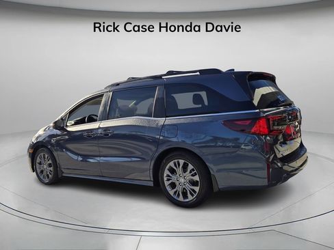 Certified 2025 Honda Odyssey Touring image 7