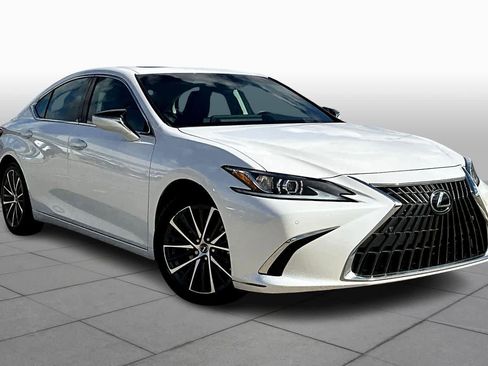 Certified 2025 Lexus ES 300h w/ Premium Package image 2