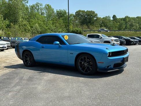 Used 2023 Dodge Challenger R/T w/ Blacktop Package RWD image 2