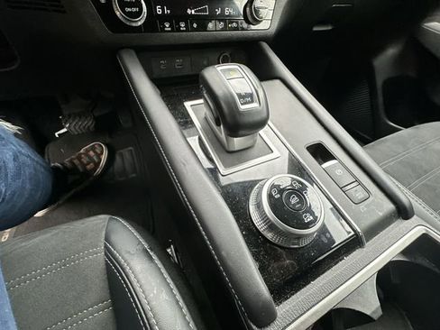 Used 2024 Mitsubishi Outlander SE image 24