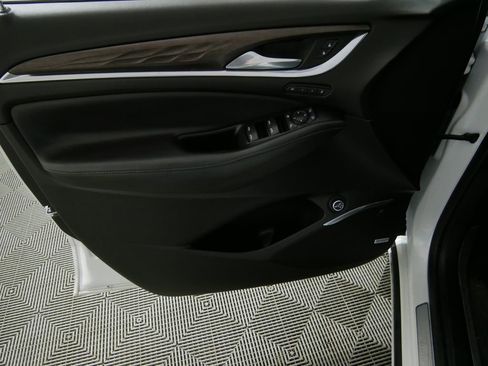 Used 2024 Buick Enclave Avenir image 15