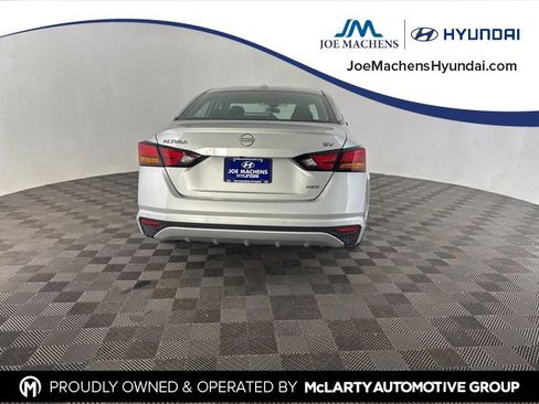 Used 2024 Nissan Altima 2.5 SV image 8