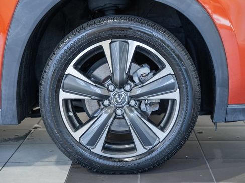 Used 2019 Lexus UX 200 w/ Premium Package FWD image 15