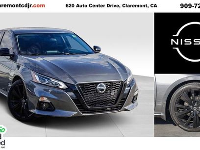 Used 2022 Nissan Altima 2.5 SR w/ Midnight Edition Package