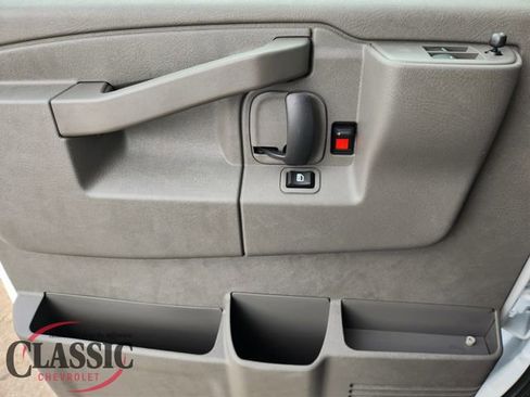 New 2025 Chevrolet Express 2500 Extended RWD image 27