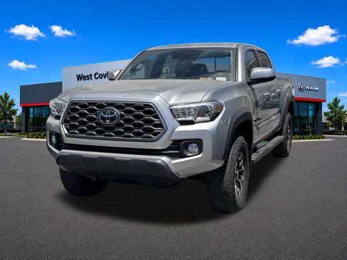 Used 2023 Toyota Tacoma TRD Off-Road AWD/4WD image 3