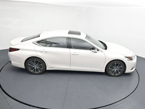 Used 2022 Lexus ES 300h w/ Premium Package FWD image 17