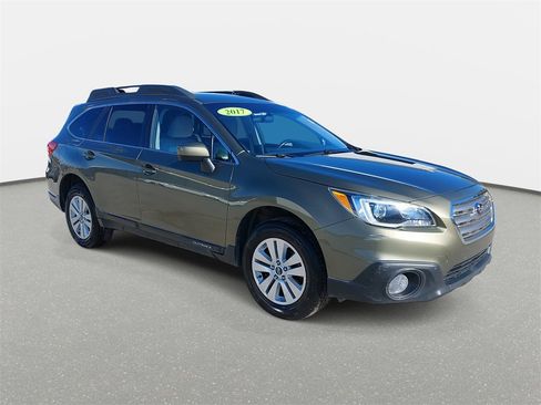 Used 2017 Subaru Outback 2.5i Premium image 3