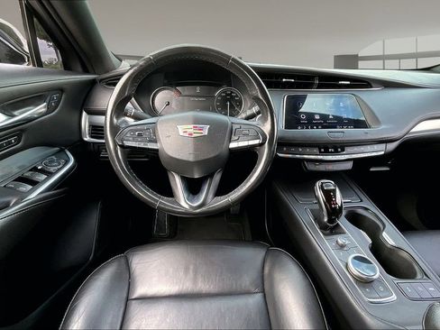Used 2021 Cadillac XT4 Premium Luxury AWD/4WD image 5