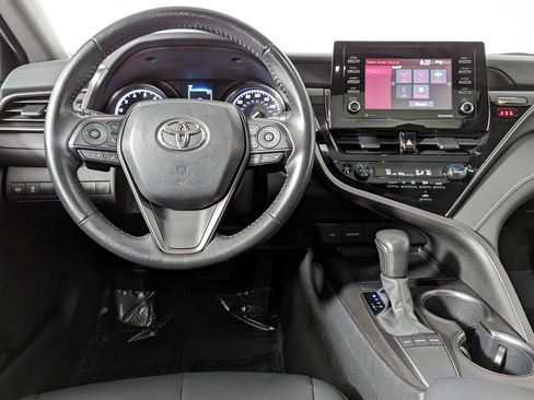 Used 2022 Toyota Camry SE image 16