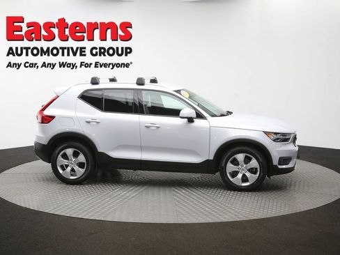 Used 2021 Volvo XC40 T4 Momentum FWD image 44