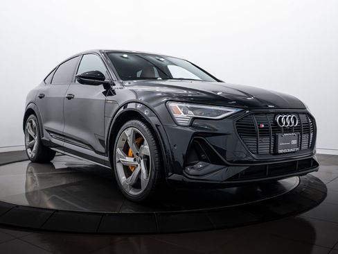Certified 2023 Audi e-tron S Prestige image 2