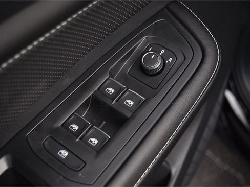 New 2026 Volkswagen Atlas Cross Sport SE image 8