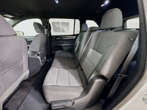 Used 2025 GMC Acadia Elevation AWD/4WD image 28