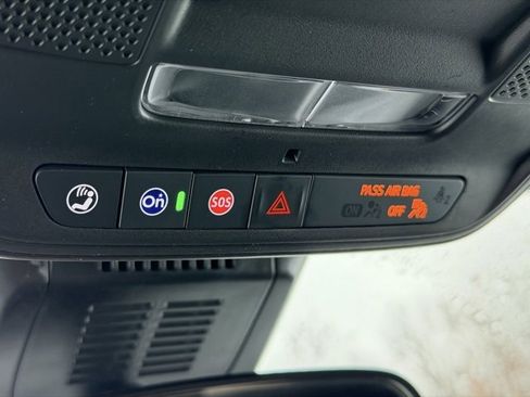 Used 2025 Chevrolet Equinox LT image 17