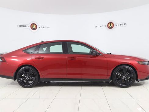 Used 2025 Honda Accord Sport image 2