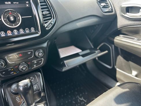 Used 2019 Jeep Compass Limited AWD/4WD image 17
