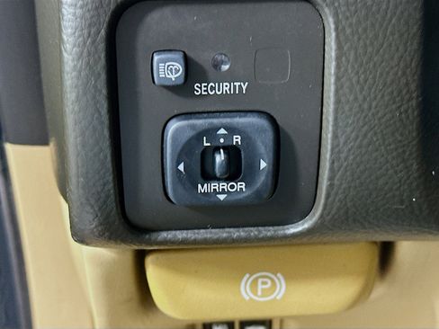 Used 2008 Lexus SC 430 Convertible image 16