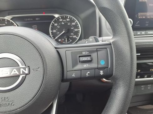 Used 2024 Nissan Rogue SV AWD/4WD image 27