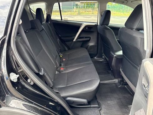 Used 2018 Toyota RAV4 LE w/ All Weather Liner Package AWD/4WD image 10