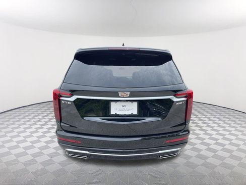 New 2025 Cadillac XT6 Luxury image 5