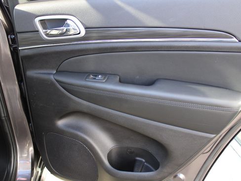 Certified 2021 Jeep Grand Cherokee Limited w/ Luxury Group II image 26