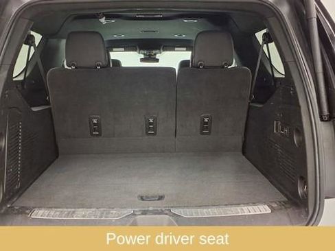 Used 2023 Chevrolet Suburban Premier image 16