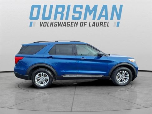 Used 2022 Ford Explorer XLT image 2