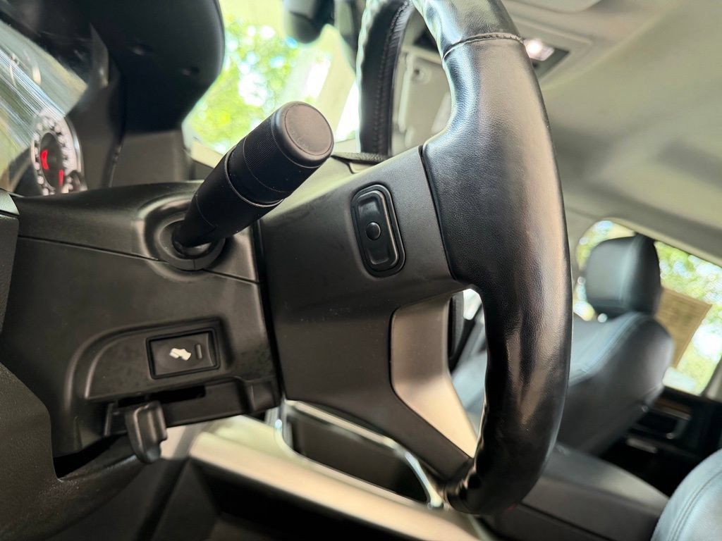 Used 2019 RAM 1500 Laramie w/ Convenience Group AWD/4WD image 47