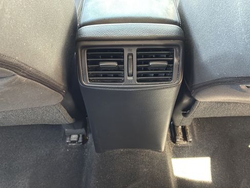 Used 2016 Nissan Rogue S FWD image 17