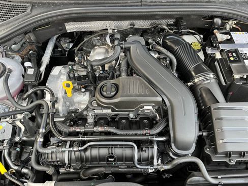 Used 2025 Volkswagen Jetta SE image 32