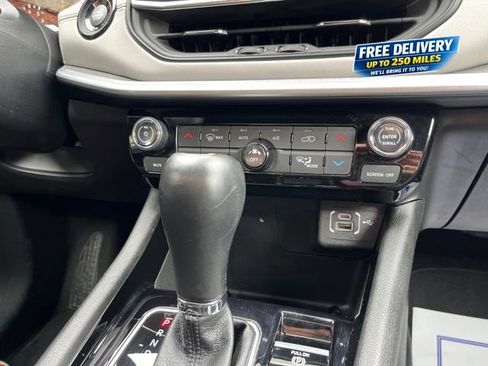 Used 2025 Jeep Compass Limited AWD/4WD image 35