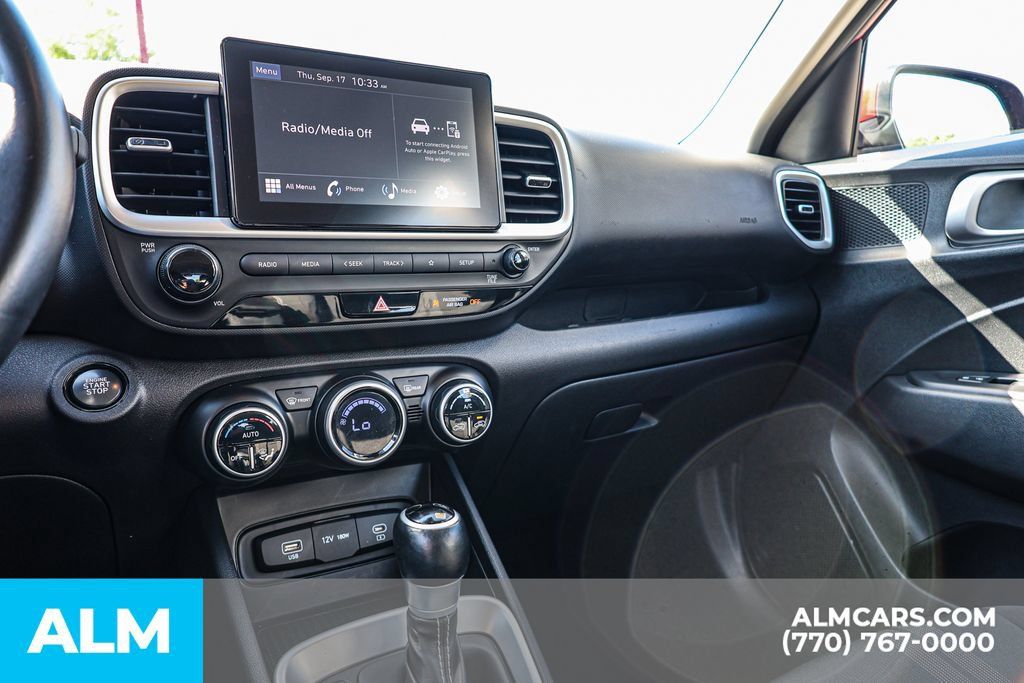 Used 2025 Hyundai Venue SEL FWD image 37