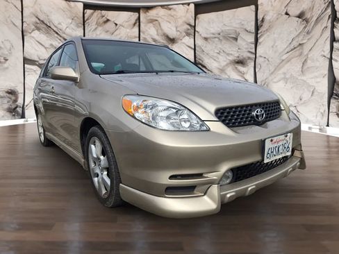Used 2003 Toyota Matrix XR image 3