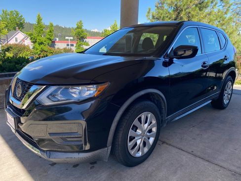 Used 2018 Nissan Rogue S FWD image 2