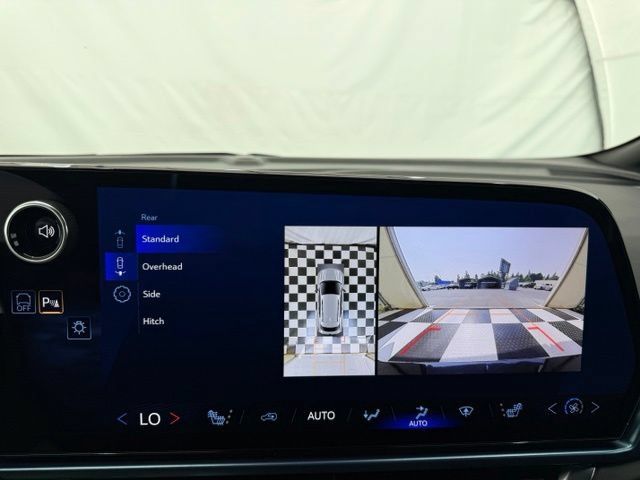 Used 2024 Chevrolet Equinox EV LT w/ LPO, Trailering Package FWD image 34