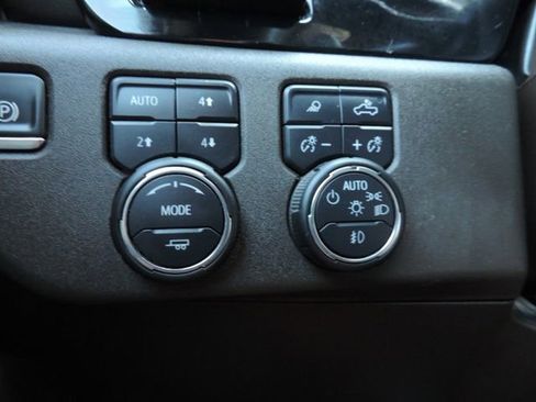 Certified 2025 Chevrolet Silverado 1500 LTZ image 34