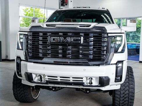 Used 2024 GMC Sierra 2500 Denali Ultimate w/ Max Trailering Package image 16