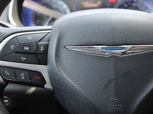Used 2016 Chrysler 200 Limited FWD image 17
