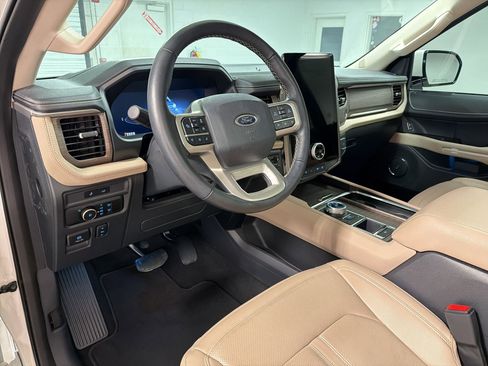 Used 2024 Ford Expedition Max Limited RWD image 3
