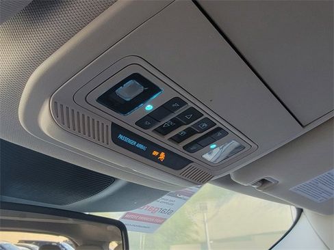 Used 2020 Ford Explorer Platinum w/ Premium Technology Package image 27