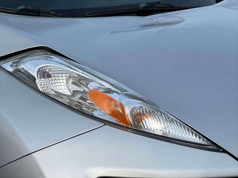 Used 2013 Nissan Juke SV image 9