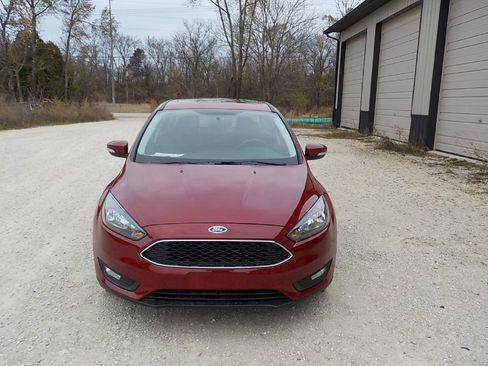 Used 2017 Ford Focus SEL w/ Cold Weather Package image 2