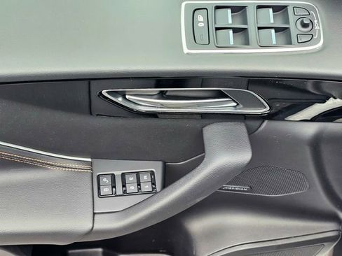 Used 2017 Jaguar F-PACE Prestige image 22