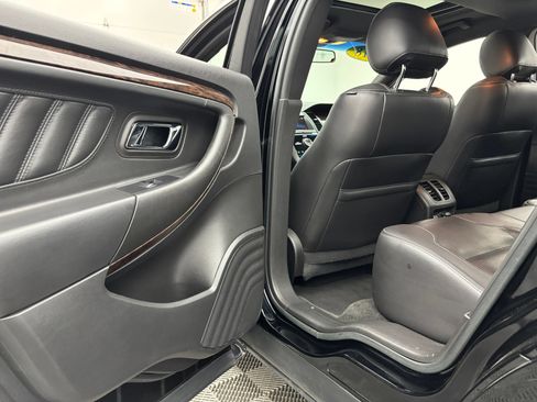 Used 2018 Ford Taurus Limited FWD image 38