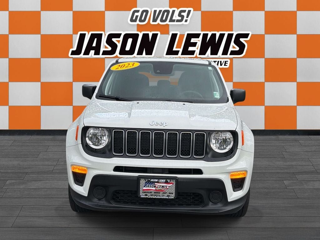 Used 2023 Jeep Renegade Latitude AWD/4WD image 8