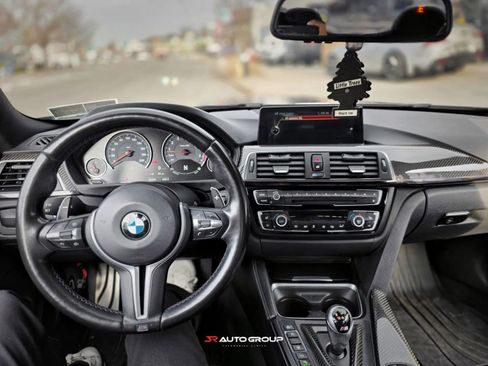 Used 2016 BMW M4 Coupe image 16