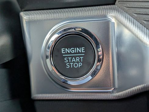 New 2025 Ford F150 Lariat w/ Equipment Group 502A High image 28