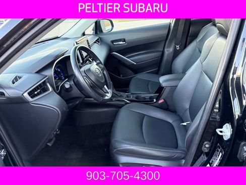 Used 2022 Toyota Corolla Cross XLE image 6