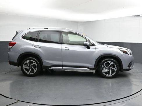 Used 2022 Subaru Forester Touring image 9